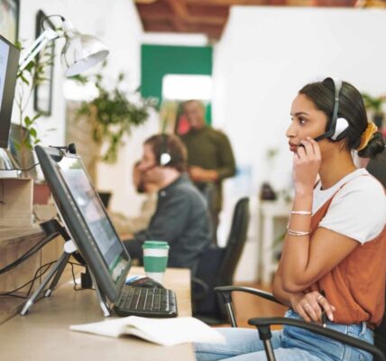 How Agent Attrition Shapes the Quality of Customer Interactions